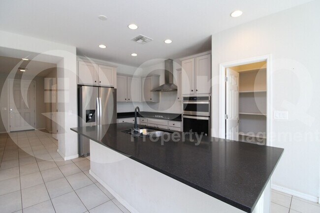 Photo - 8939 W Missouri Ave