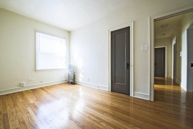 Photo - 9400 S Laflin St