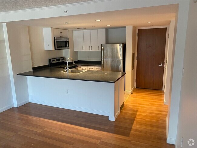 Building Photo - 295 Harvard St Unit 402 Rental