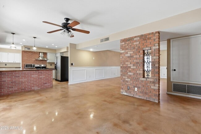 Photo - 620 S Essex Ln