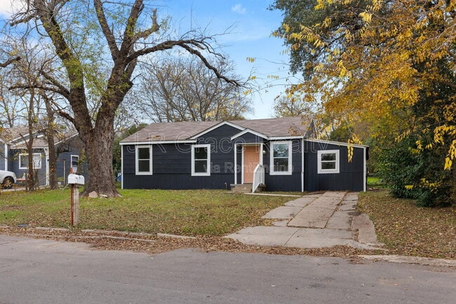 Building Photo - 3905 Hay Ave