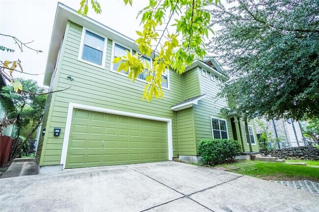 Photo - 306 E 34th St