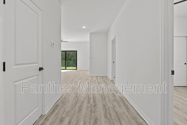 Photo - 1111 Ichabod Ave