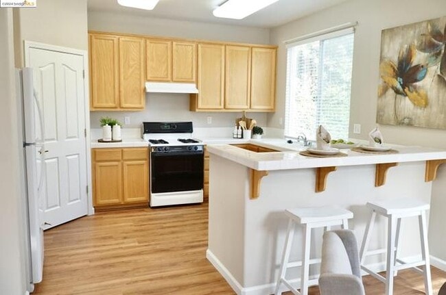 Photo - 340 Upton Pyne Dr