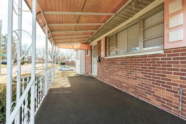 Photo - 1339 S Yearling Rd