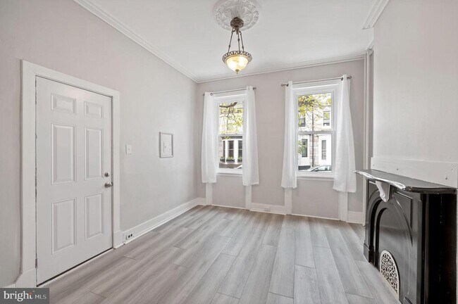 Photo - 2304 Catharine St Unit 1