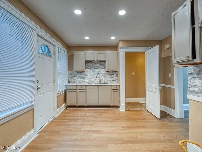 Photo - 3 Bedroom 1 Bathroom House in Cleveland