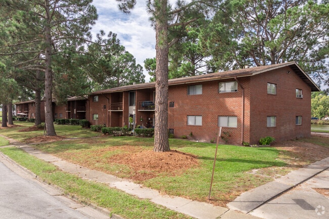 Photo - Collinswood Lake Apartments