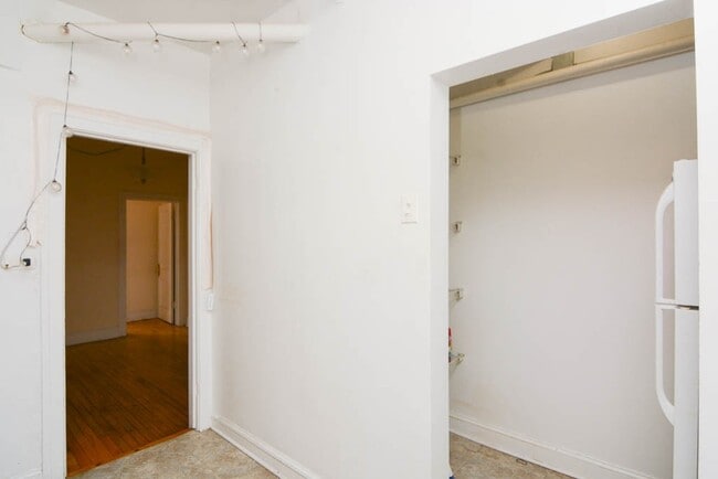 Photo - 2338 N Spaulding Ave Unidad 6H
