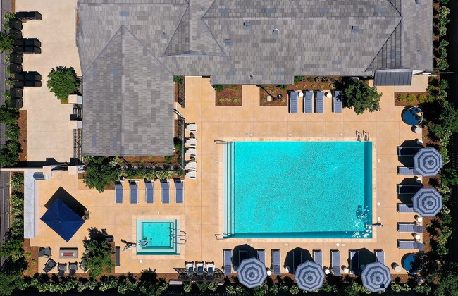 Escala at Stanford Crossing