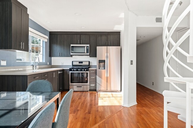 Photo - 10777 Ashton Ave Unidad Single Room 7 - 7
