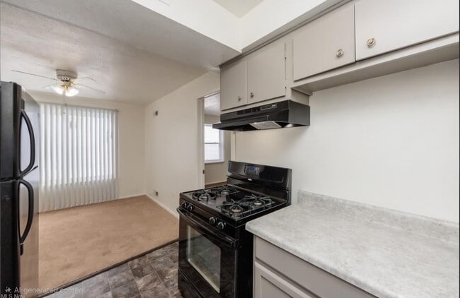 Photo - 6490 State Rd