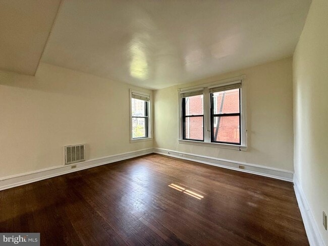 Photo - 1610 N Broom St Unit 2