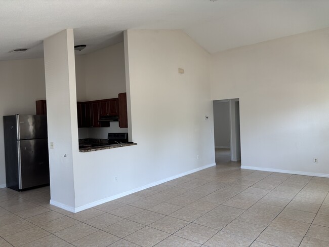Photo - 28 Spring Loop Cir Casa