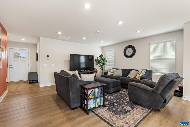 Photo - 34 GUNNISON Dr