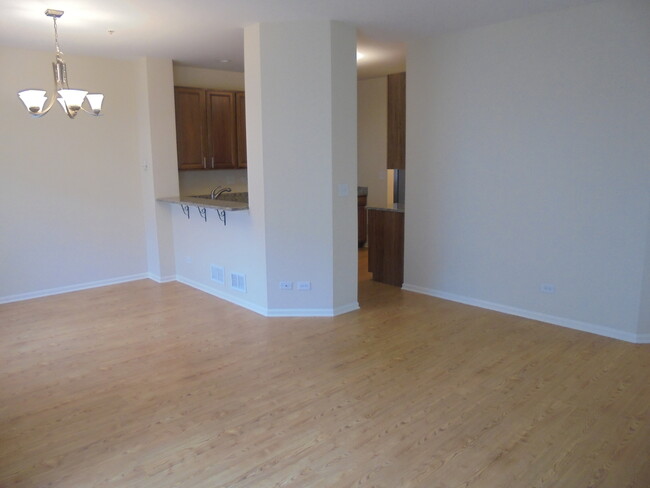 Photo - 615 Windsor Dr