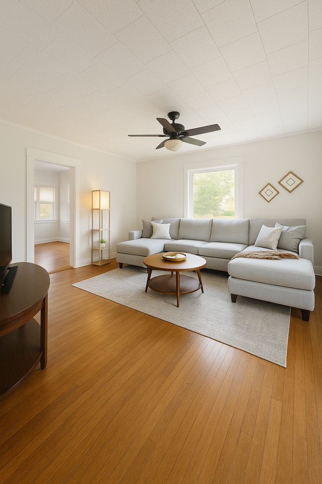 Photo - 320 W Cooper St