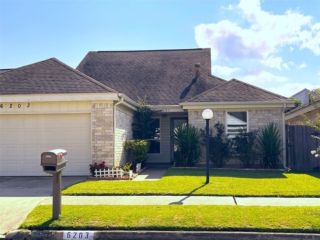 Building Photo - 6203 Gladewell Dr Rental