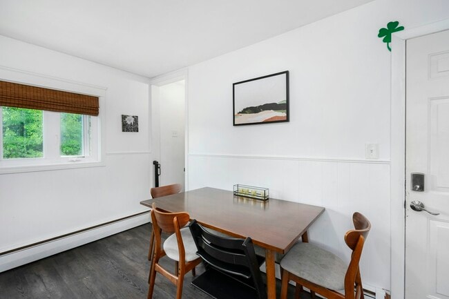 Photo - 611 Varney St Unidad 2