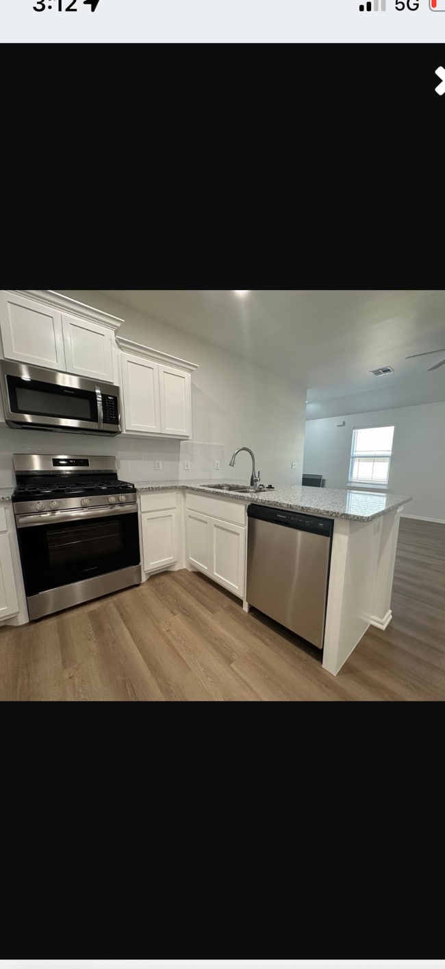 Photo - 11518 University Dr