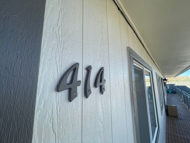 Building Photo - NewB RN T 400-414 Unit 414