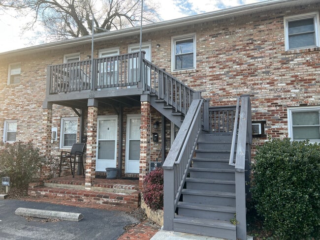 Photo - 1416 Moorman Ave NW Apartamento Unidad Upstairs