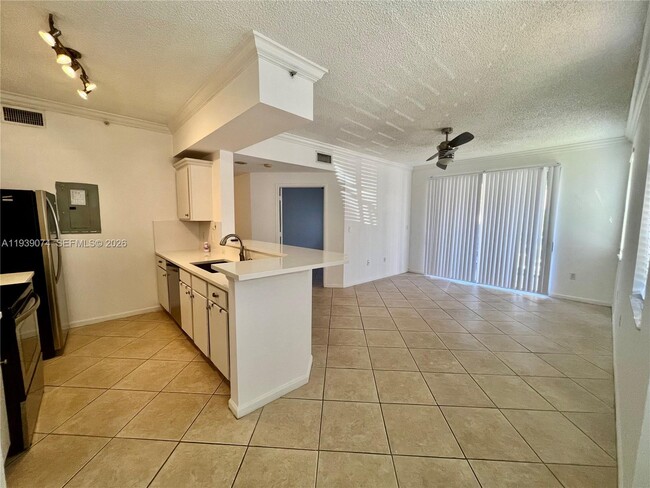 Photo - 1000 Scotia Dr Unit 101