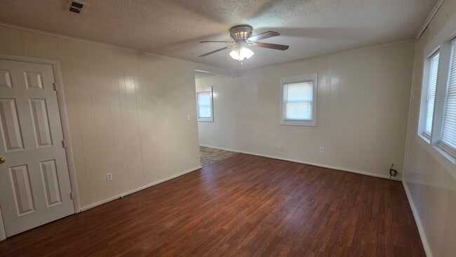 Photo - 221 Still Rd