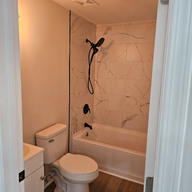 Photo - 302 Dotts Cir