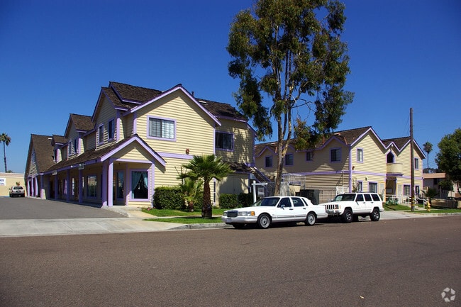 Primary Photo - 502-508 Sportfisher Dr