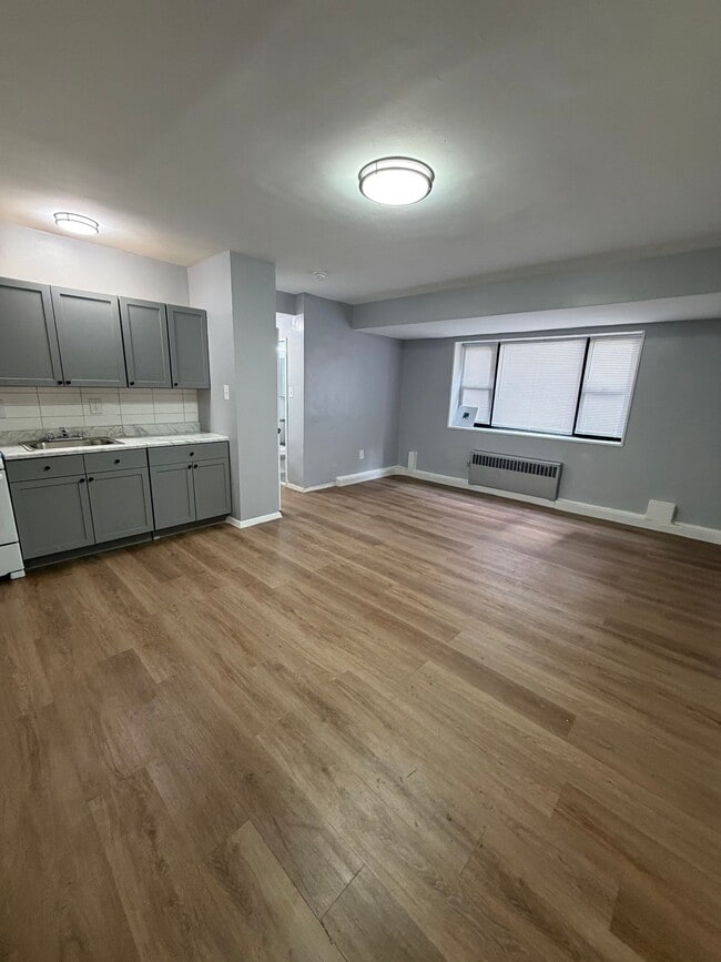 56 S Munn Ave Unit 1F