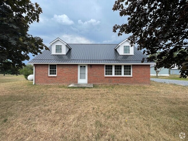 Building Photo - Wonderful Country Home