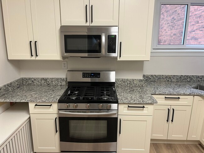 Photo - 457 Cedarville St