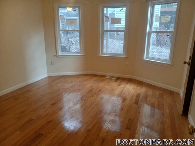 207 Havard St.