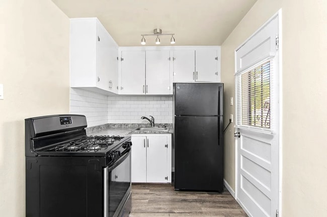 Building Photo - 119 W Grant Ave Unit D