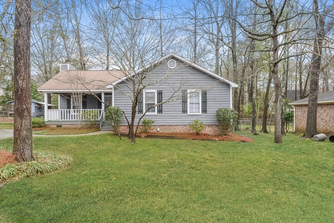 Building Photo - Beautiful Irmo Home with LVP Flooring