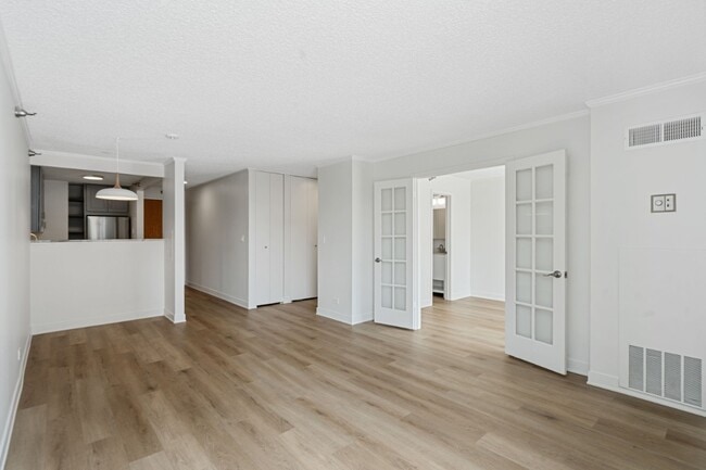 Photo - N Clark Unit 1010