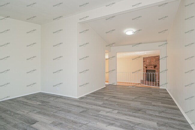 Photo - 1805 Aqueduct Dr