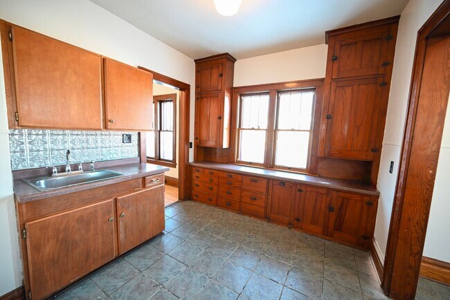 Photo - 1802-1806 Superior Ave - Duplex Unit 1802