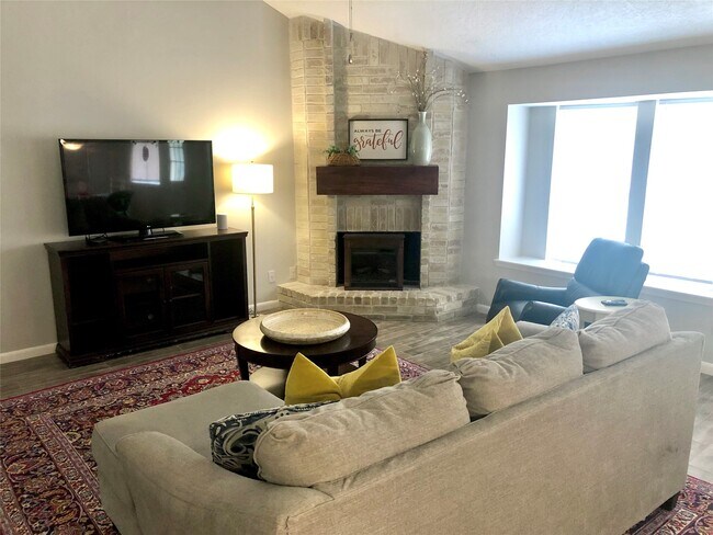 Photo - 1003 Shadow Mountain Dr