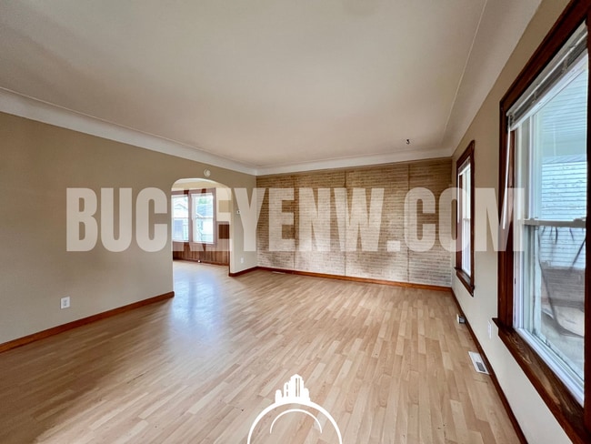 Photo - 1233 Halstead St