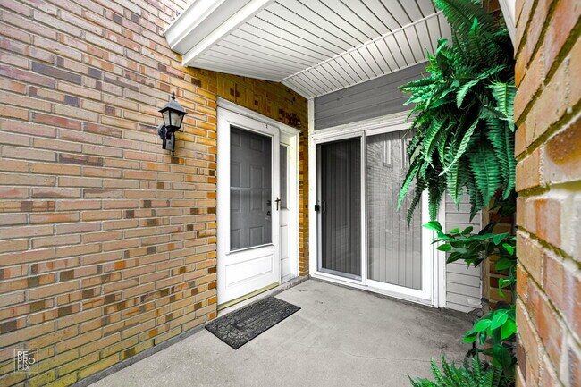 Photo - 1081 Courtland Dr