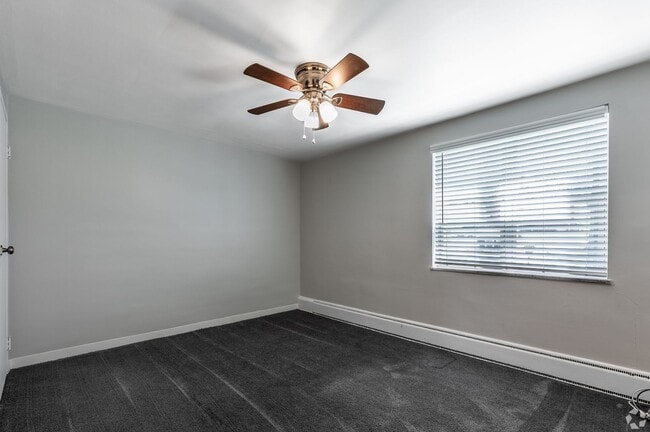 Photo - Cloverleaf Village Apartments