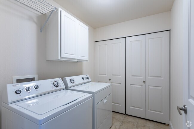 2HAB, 2BA - The Orchard Apartments