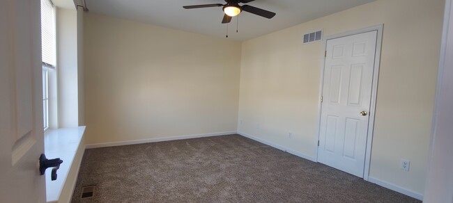 Photo - 9 Cambria Ln