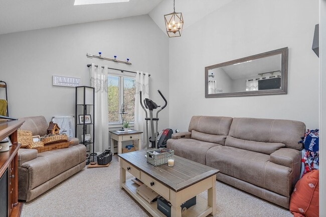 Building Photo - 4 Sterling Ln Unit B