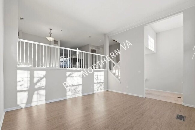Photo - 1881 Crescent Park Dr
