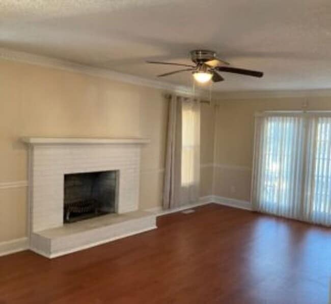 Photo - 42 N Crossing Ct