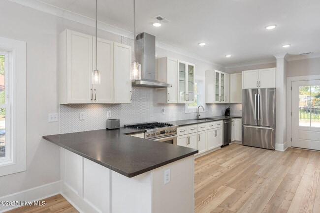 Photo - 112 Seagate Pl