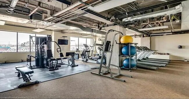 Photo - 1550 S Blue Island Ave Unidad 425